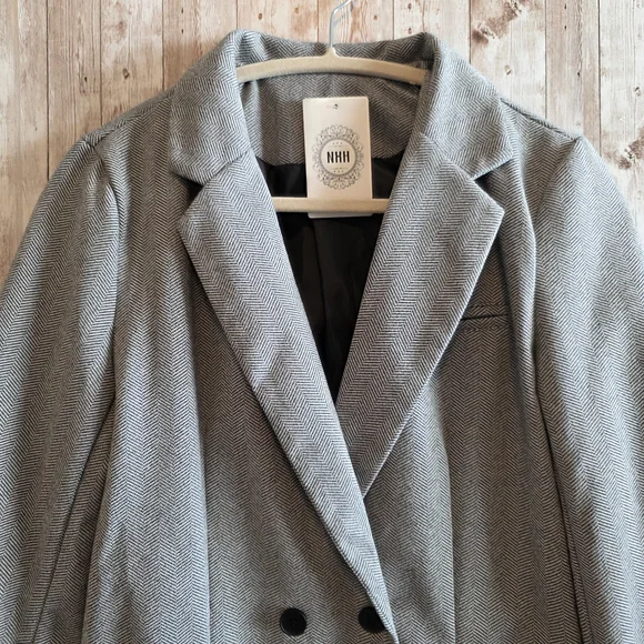 Elegant Gray Women's Blazer - Picture 2 of 9